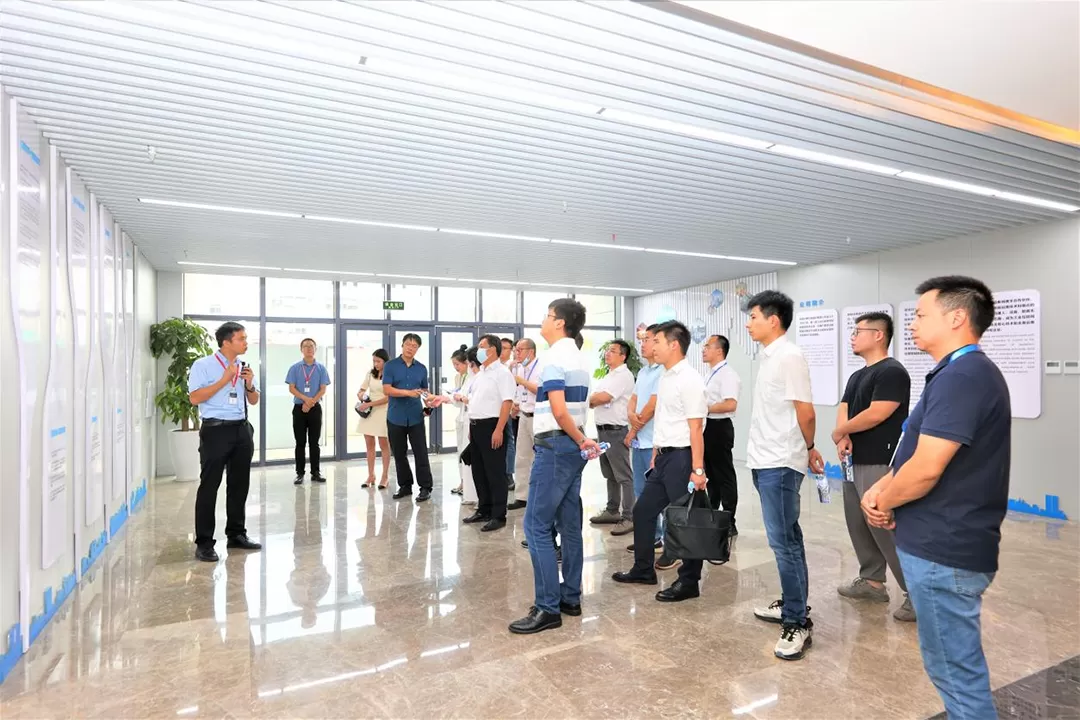 Representatives of Hundreds of Leading Iron and Steel Enterprises Organized to Visit RONDS