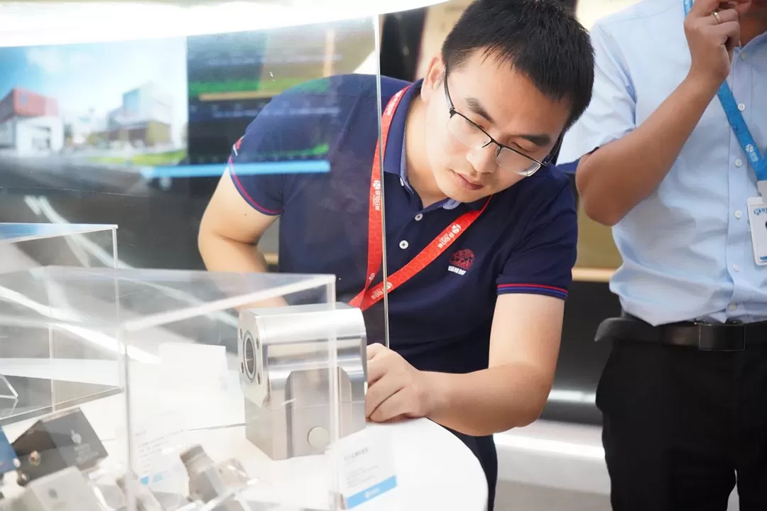 Representatives of Hundreds of Leading Iron and Steel Enterprises Organized to Visit RONDS