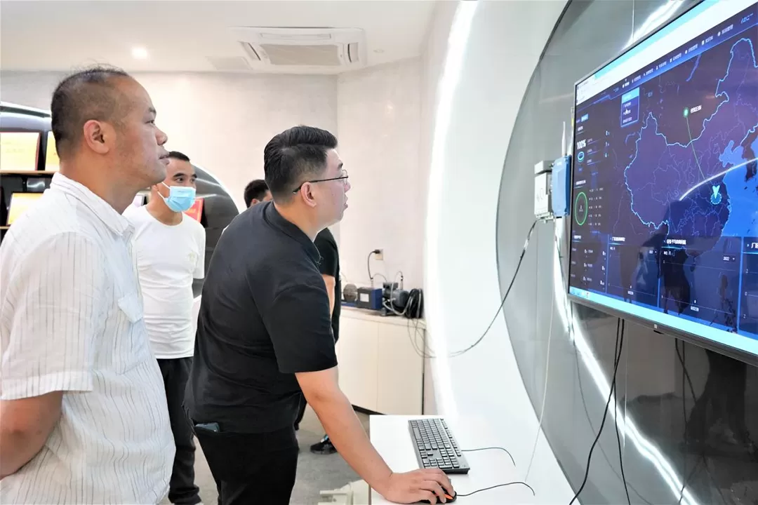 Representatives of Hundreds of Leading Iron and Steel Enterprises Organized to Visit RONDS